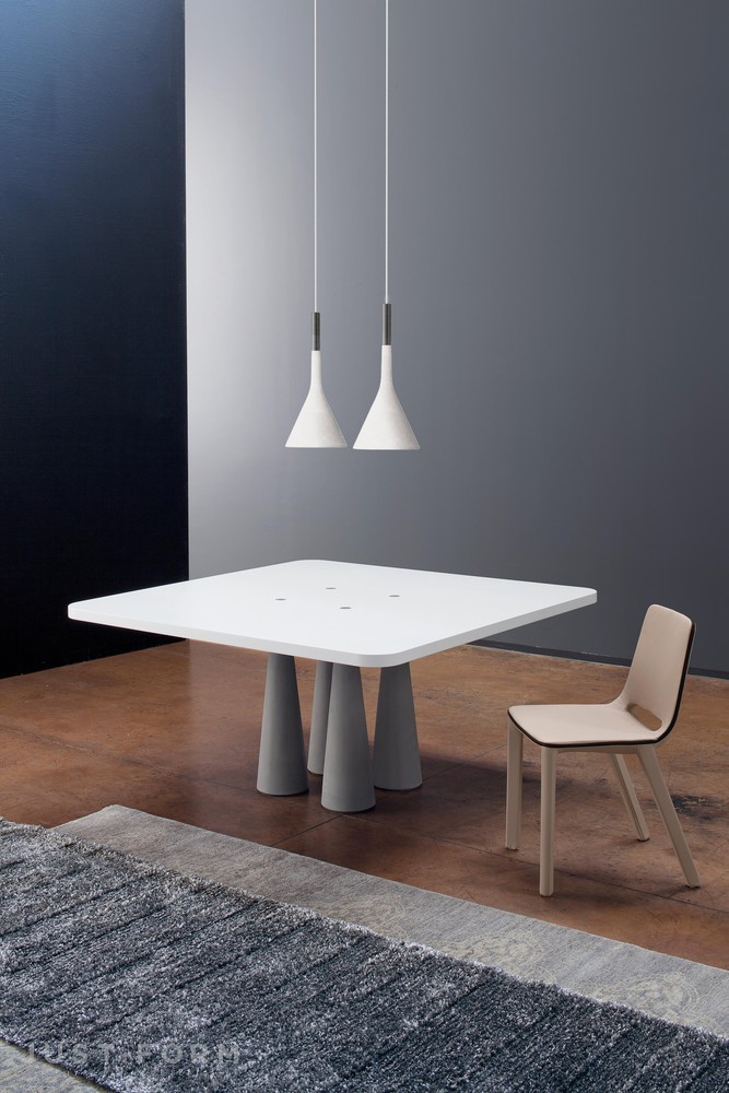 Стол Still фабрика Bonaldo фотография № 1