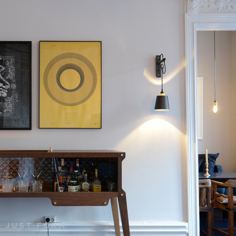 Бра Hooked Wall / Small / Graphite / Brass фабрика Buster + Punch фотография № 10