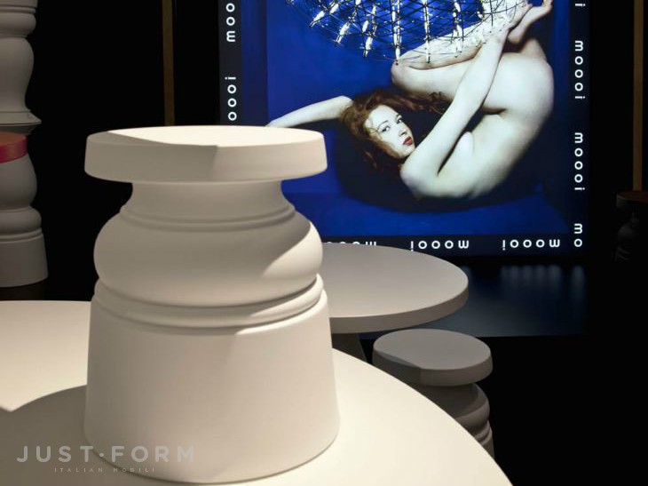 Табуретка Container Stool New Antiques фабрика Moooi фотография № 5