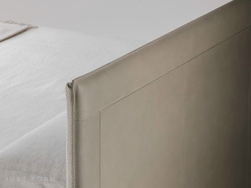 Кровать Grantorino Bed фабрика Poltrona Frau фотография № 3