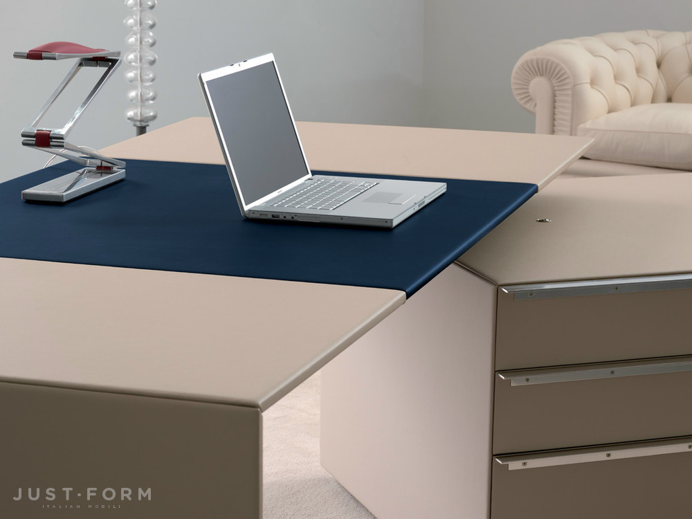Письменный стол C.E.O.Cube Desk фабрика Poltrona Frau фотография № 4
