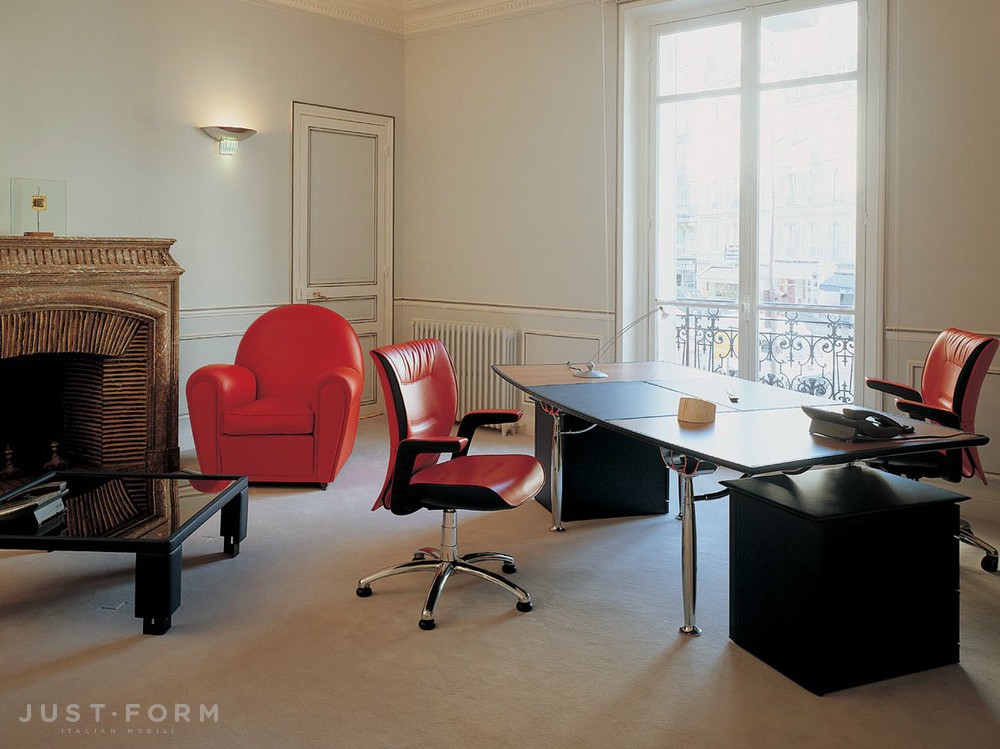 Письменный стол Corinthia Desk фабрика Poltrona Frau фотография № 5