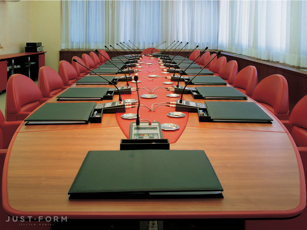 Стол для совещаний Corinthia Meeting фабрика Poltrona Frau фотография № 10
