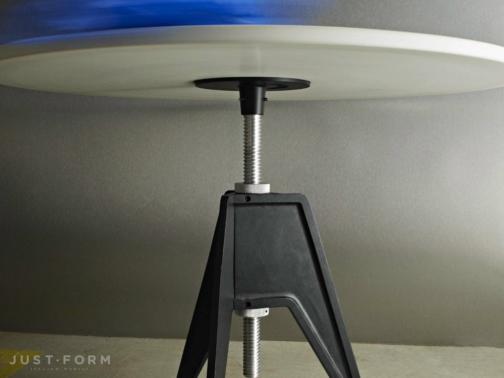 Стол Screw Table Large фабрика Tom Dixon фотография № 2