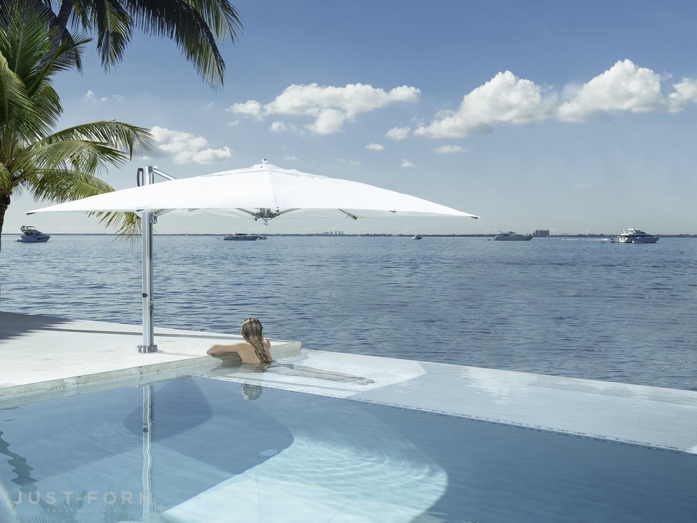 Садовый зонт Bay Master Swim Under Cantilever фабрика Tuuci фотография № 1