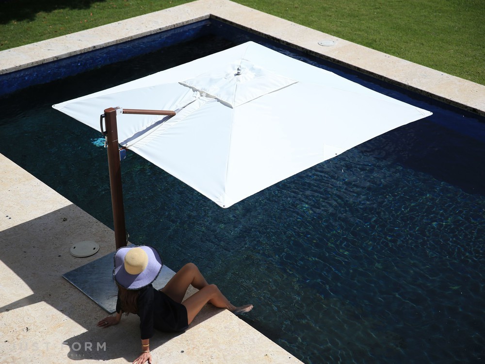 Садовый зонт Vineyard Swim Under Cantilever фабрика Tuuci фотография № 3