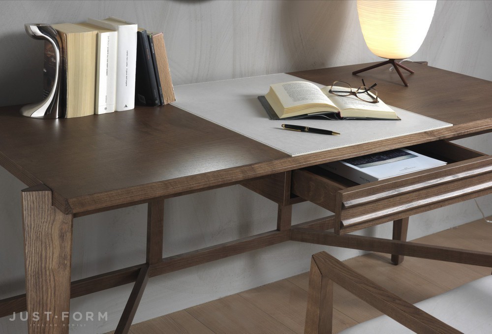 Письменный стол Athos фабрика Pacini & Cappellini фотография № 2