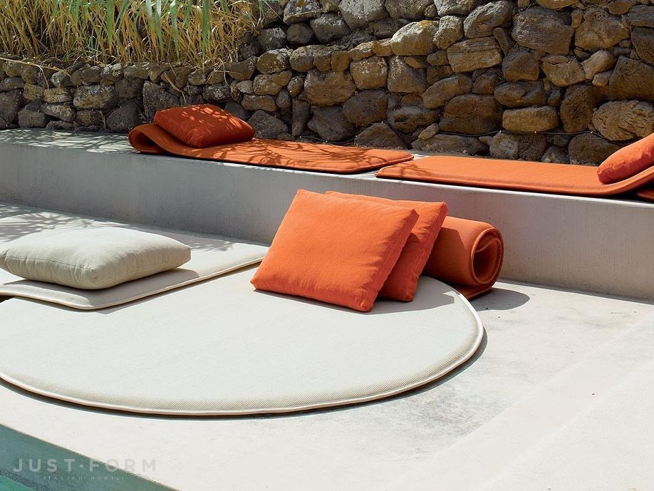 Диванная подушка  фабрика Paola Lenti фотография № 4