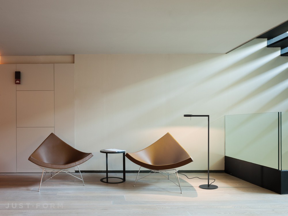 Напольный светильник Swing 0516 фабрика Vibia  фотография № 2