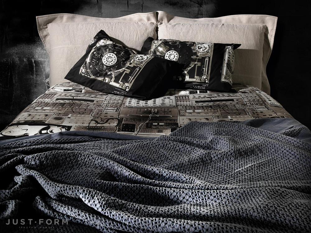 Кровать Nebula Five фабрика Moroso фотография № 4