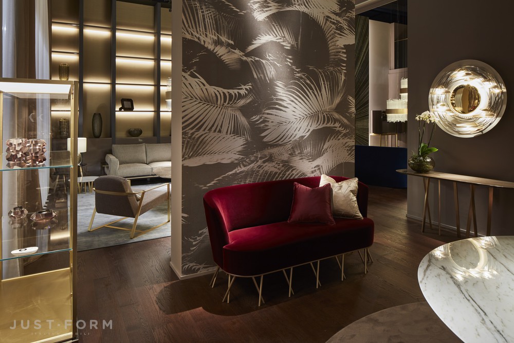 Витрина с подсветкой For Living Showcase фабрика Paolo Castelli фотография № 2