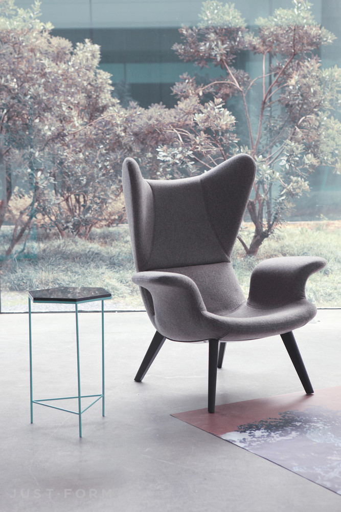 Придиванный столик Hexxed фабрика Moroso фотография № 4