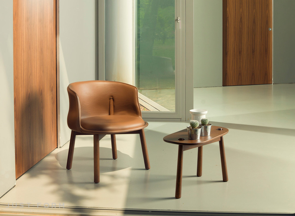 Кресло и столик Peg фабрика Cappellini фотография № 1