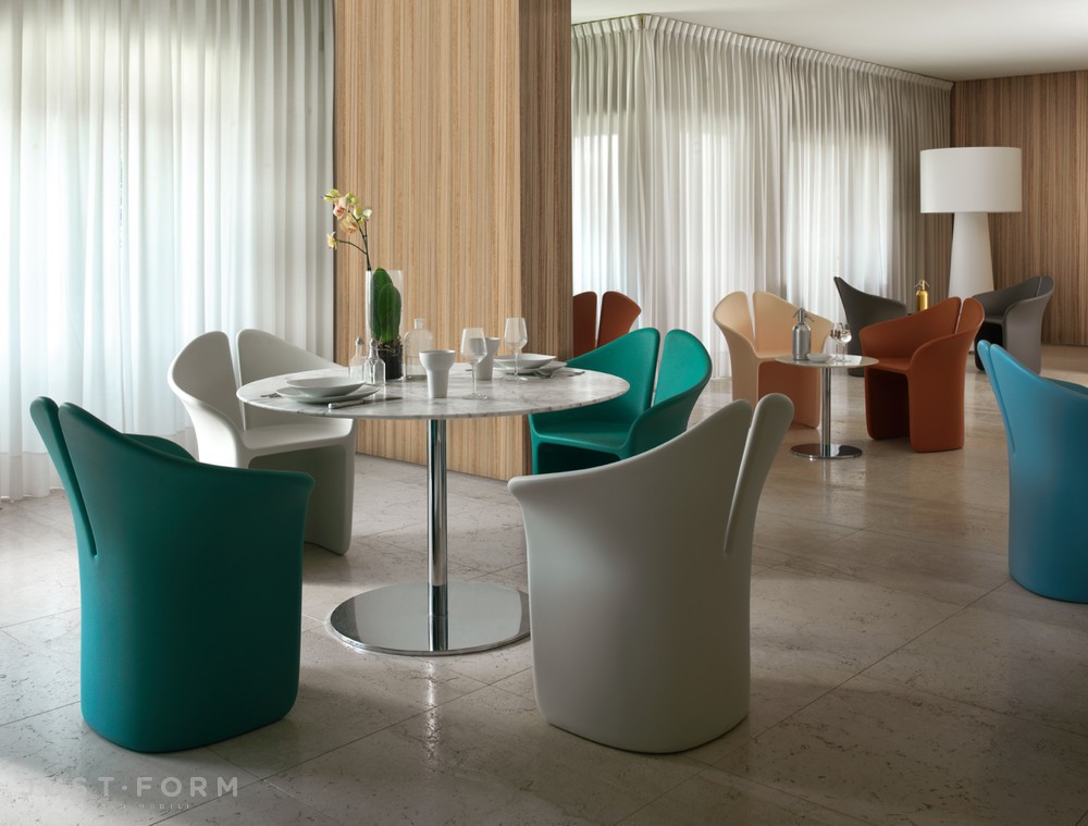 Стол Lotus фабрика Cappellini фотография № 1