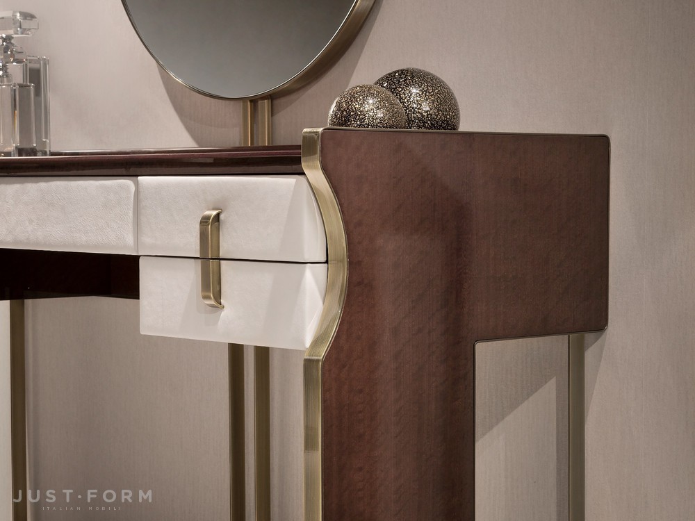 Консоль Collection Trilogy фабрика Capital Collection фотография № 3