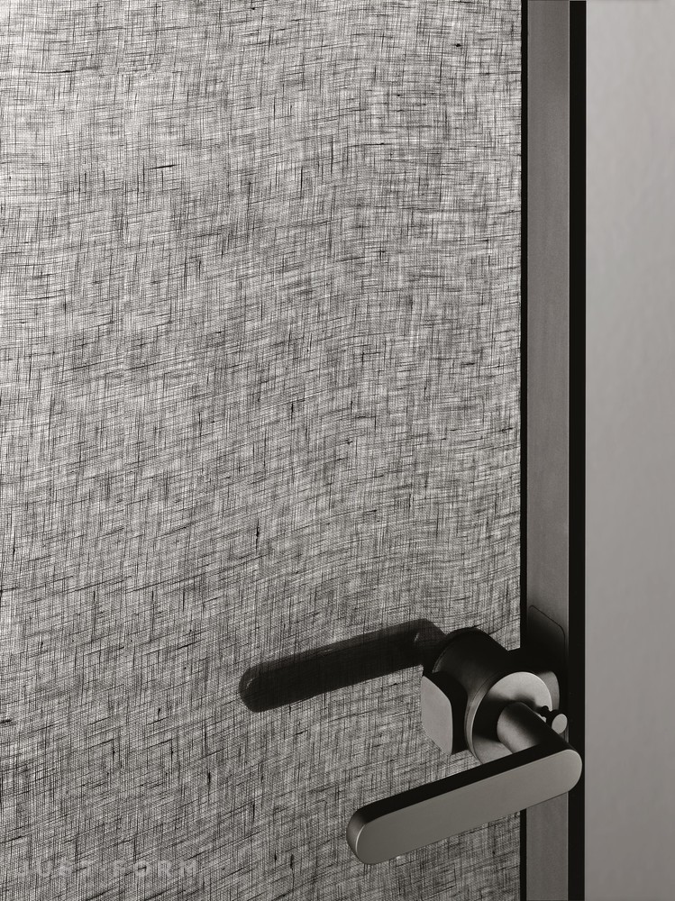 Внутренняя дверь Aladin Swing Plain Mono фабрика Glas Italia фотография № 2