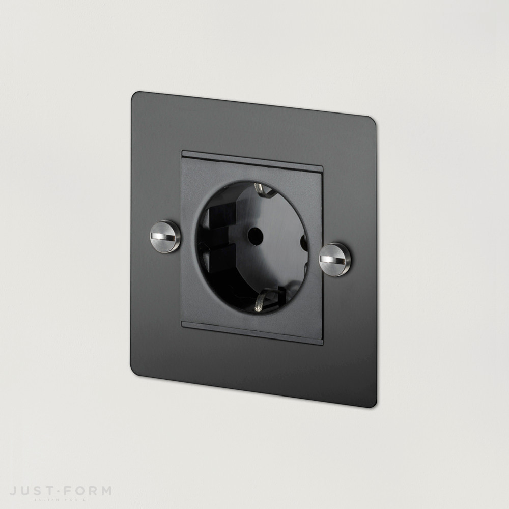 Розетка одинарная 1G Euro Socket / Black / Steel фабрика Buster + Punch фотография № 1