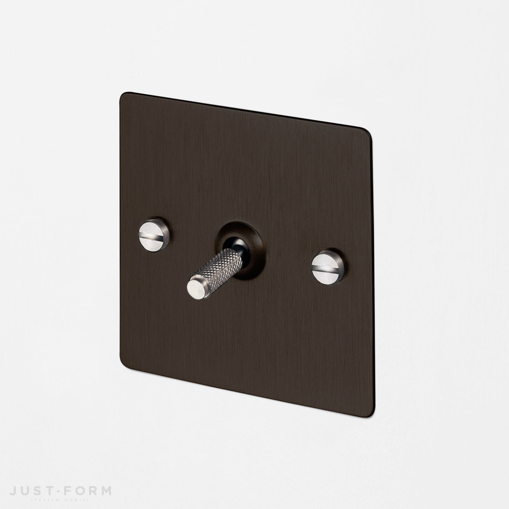 Перекрестный переключатель 1G Intermediate Toggle Switch / Smoked Bronze / Steel фабрика Buster + Punch фотография № 1