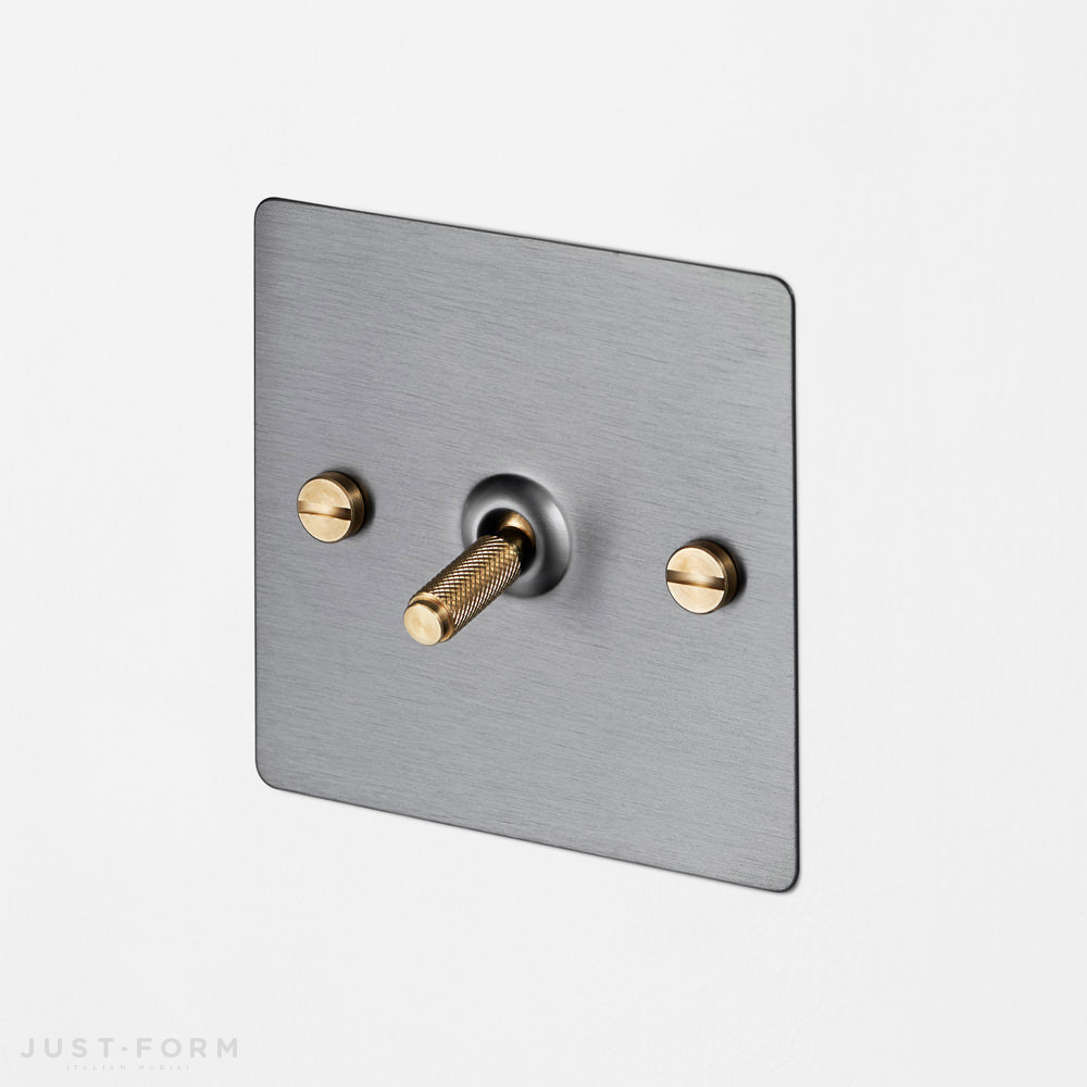 Перекрестный переключатель 1G Intermediate Toggle Switch / Steel / Brass фабрика Buster + Punch фотография № 1