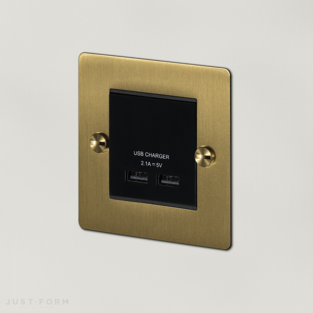 Розетка c USB 1G USB Charger / Brass фабрика Buster + Punch фотография № 1