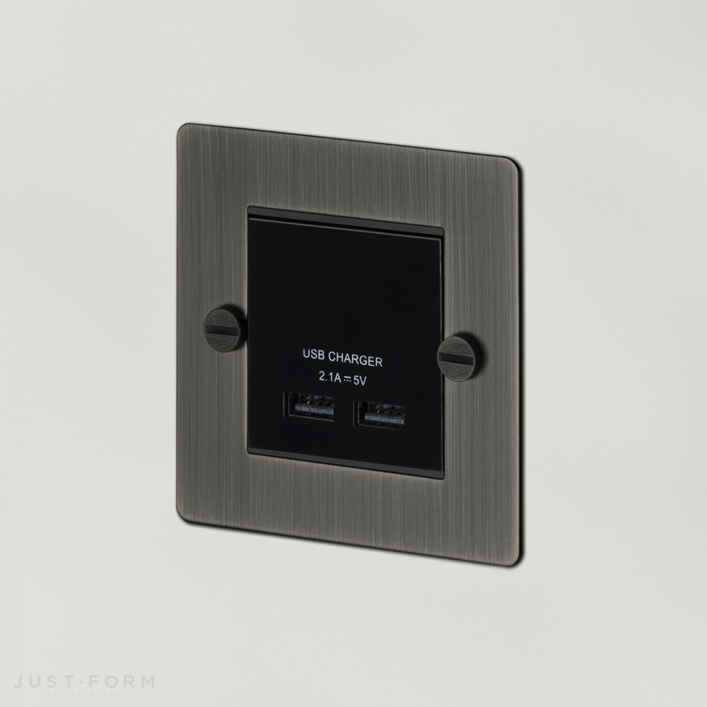 Розетка с USB 1G USB Charger / Smoked Bronze фабрика Buster + Punch фотография № 1