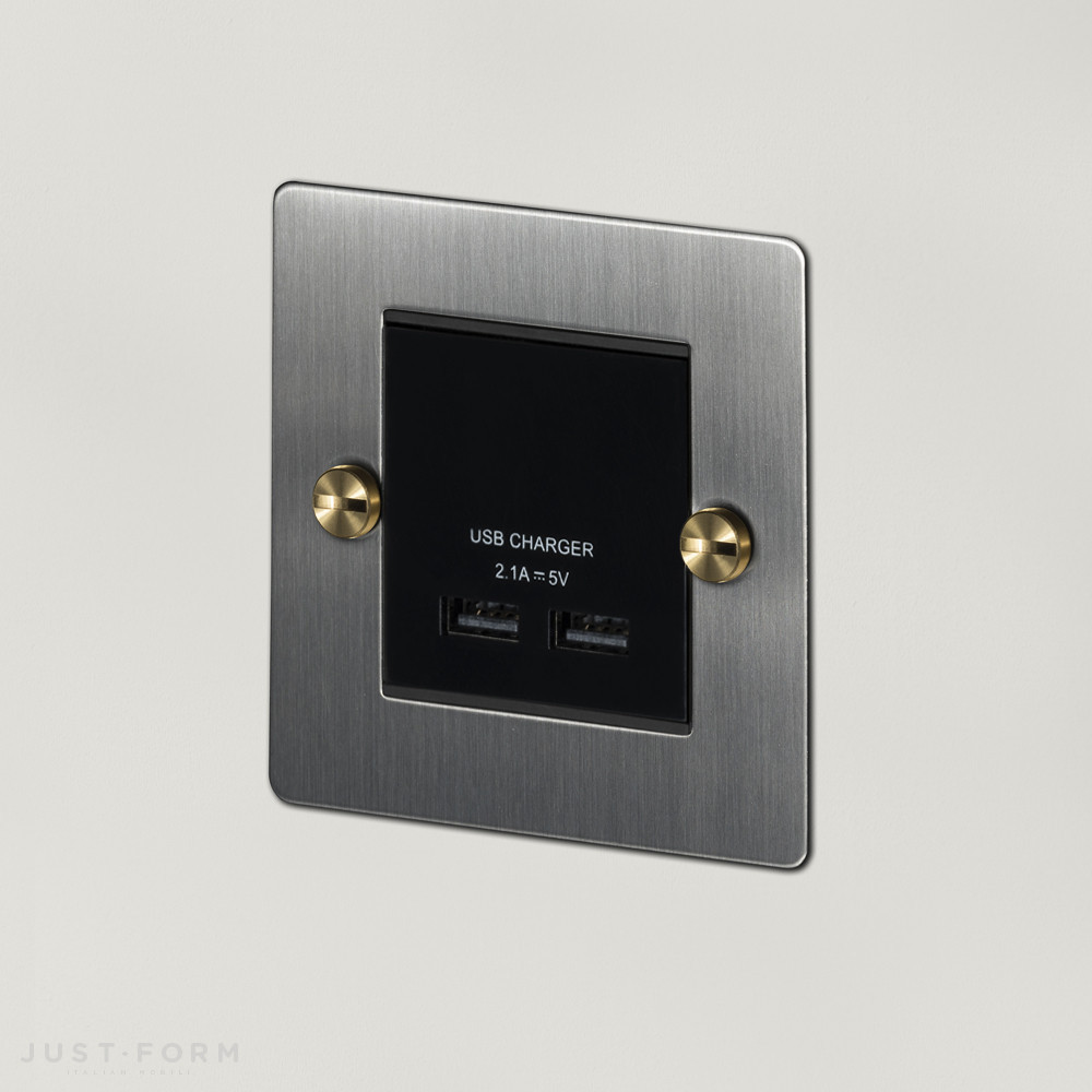 Розетка с USB 1G USB Charger / Steel / Brass фабрика Buster + Punch фотография № 1
