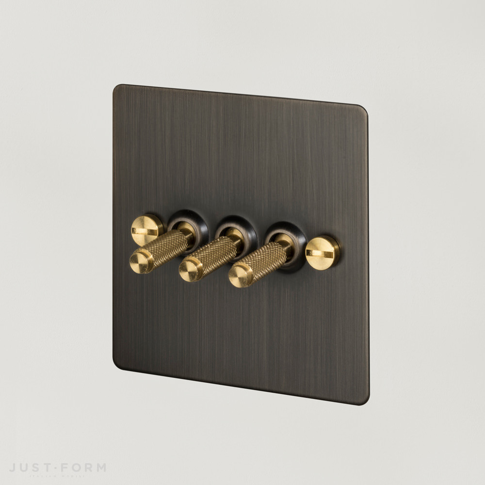 Трехтумблерный переключатель 3G Toggle Switch / Smoked Bronze / Brass фабрика Buster + Punch фотография № 1