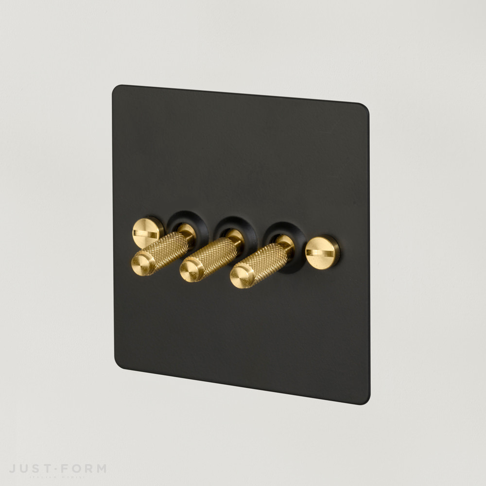 Трехтумблерный переключатель 3G Toggle Switch / Black / Brass фабрика Buster + Punch фотография № 1