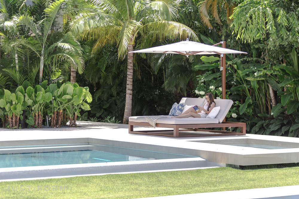 Садовый шезлонг Equinox Double Chaise Lounge фабрика Tuuci фотография № 3