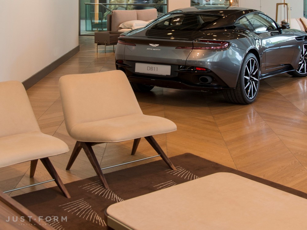 Кресло Aston Martin V219 фабрика Aston Martin Interiors фотография № 3