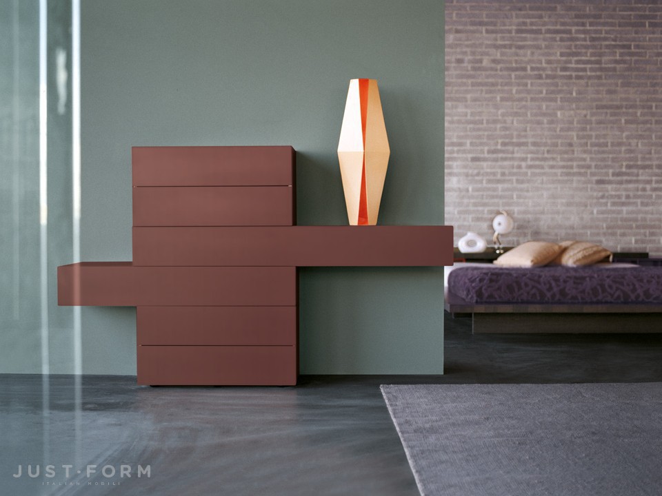 Комод 36 E8 Lacquered And Glass фабрика Lago фотография № 1