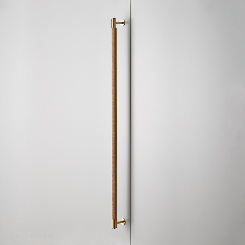 Ручка для мебели и дверей Closet Bar / Cross / Brass фабрика Buster + Punch фотография № 1
