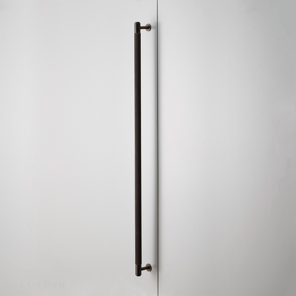 Ручка для мебели и дверей Closet Bar / Cross / Smoked Bronze фабрика Buster + Punch фотография № 1