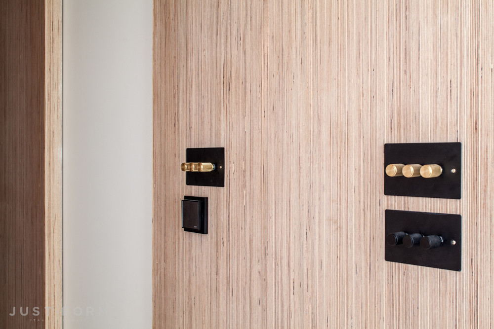 Одинарный диммер 1G Dimmer / Smoked Bronze / Steel фабрика Buster + Punch фотография № 11