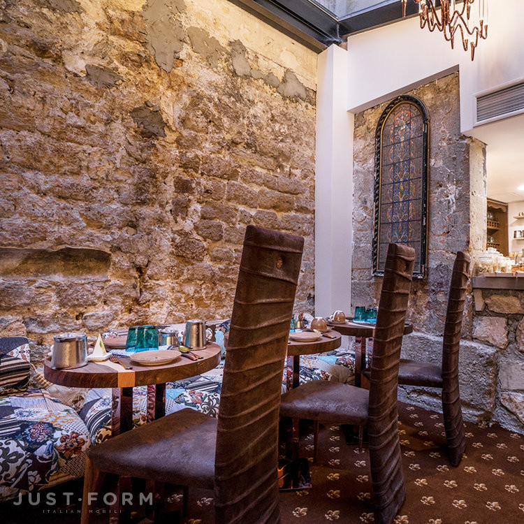 Стол Il Pezzo 6 Round Table фабрика Il Pezzo Mancante фотография № 12