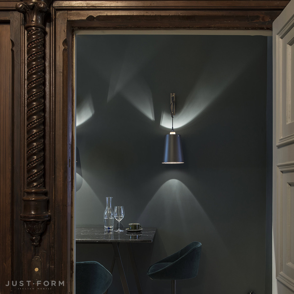 Бра Hooked Wall / Large / Graphite / Smoked Bronze фабрика Buster + Punch фотография № 5