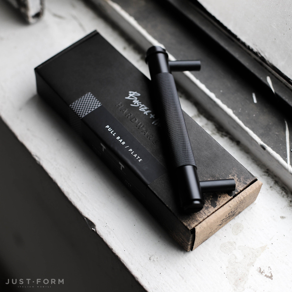 Ручка для мебели Pull Bar / Cross / Black фабрика Buster + Punch фотография № 3