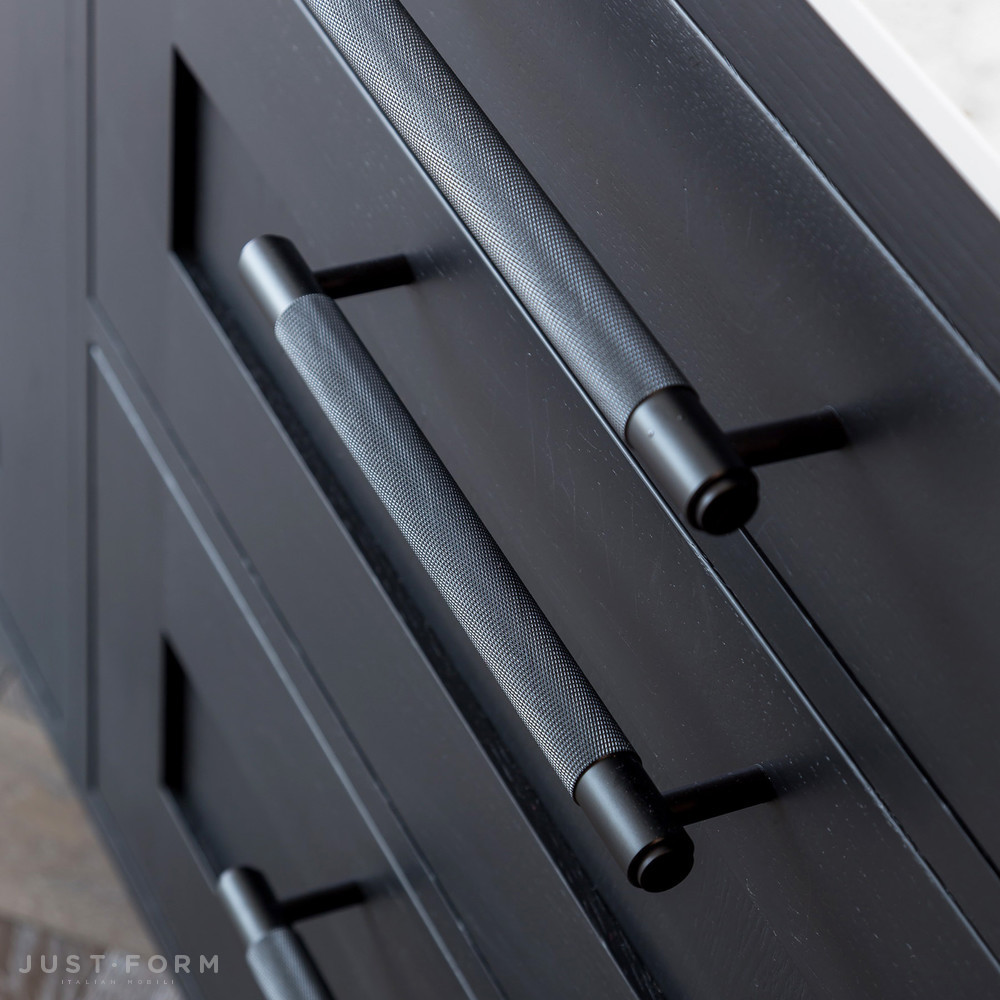 Ручка для мебели Pull Bar / Cross / Black фабрика Buster + Punch фотография № 5