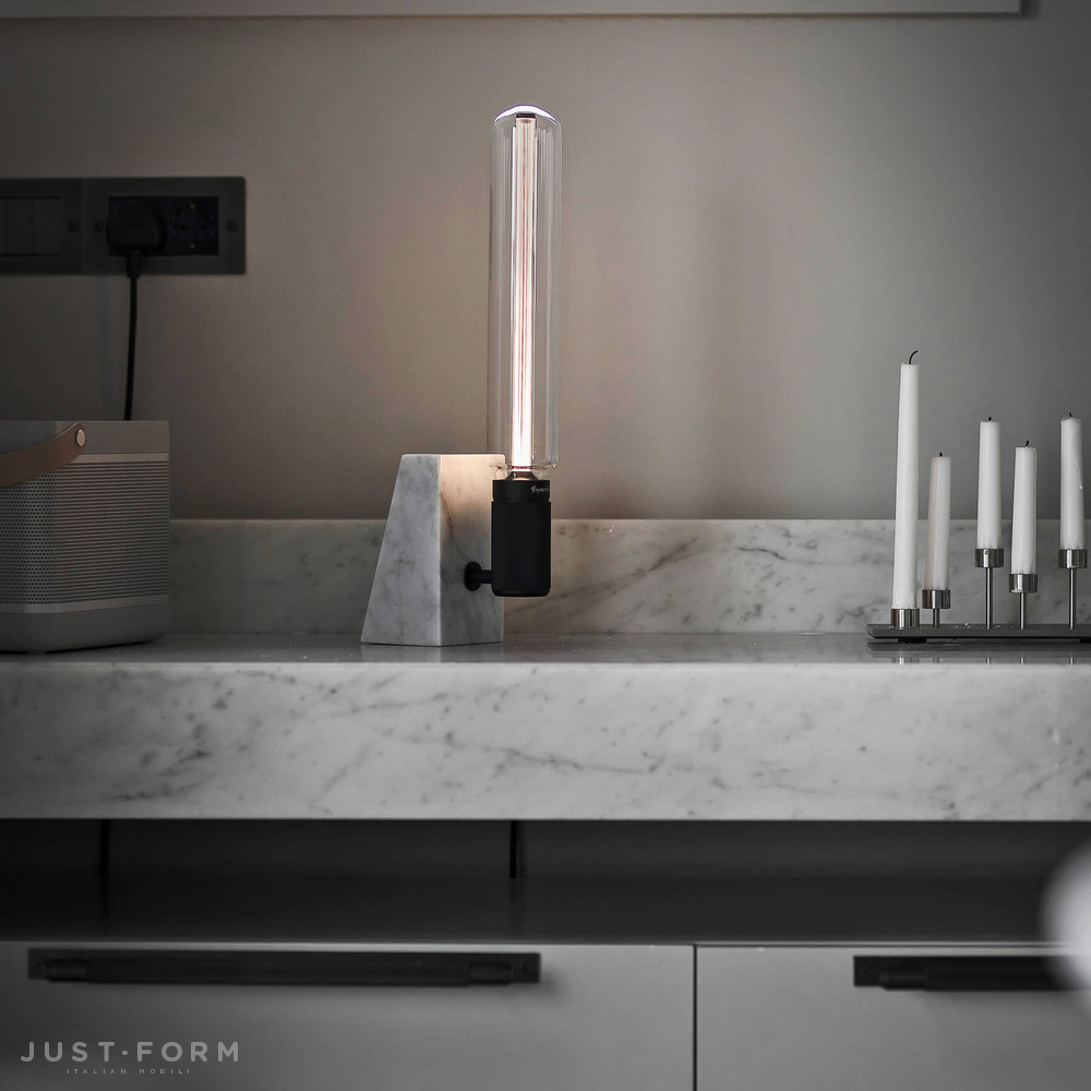 Настольная лампа Stoned Table Light / Polished White Marble фабрика Buster + Punch фотография № 3