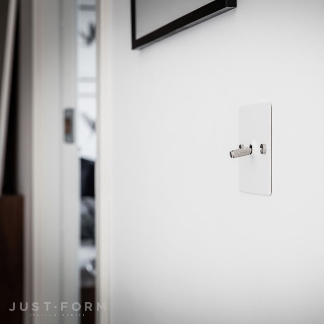 Однотумблерный переключатель 1G Toggle Switch / White / Steel фабрика Buster + Punch фотография № 4