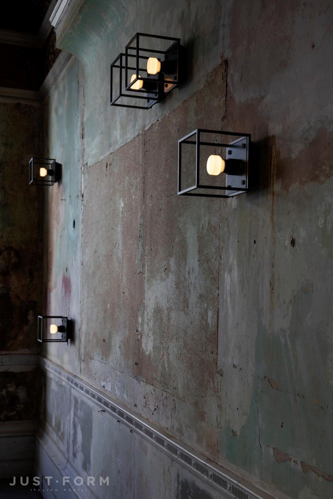 Бра Caged Wall / Small / Black Marble фабрика Buster + Punch фотография № 8