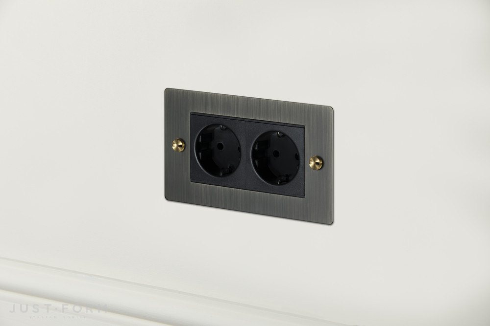 Розетка двойная 2G Euro Socket / Smoked Bronze фабрика Buster + Punch фотография № 2