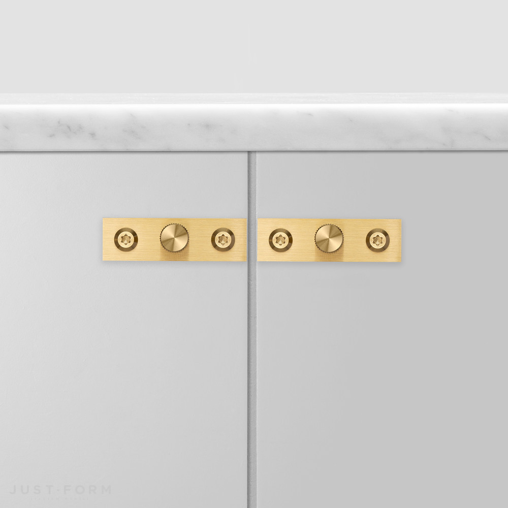 Ручка для мебели Furniture Knob / Plate / Linear / Brass фабрика Buster + Punch фотография № 2