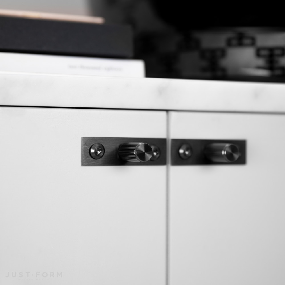 Ручка для мебели Furniture Knob / Plate / Linear / Gun Metal фабрика Buster + Punch фотография № 1