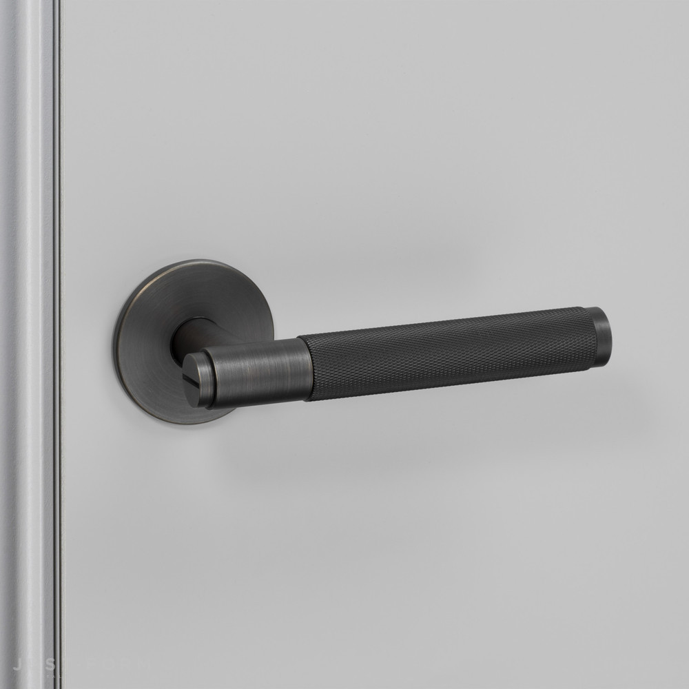 Нажимная дверная ручка Door Handle / Cross / Smoked Bronze фабрика Buster + Punch фотография № 3