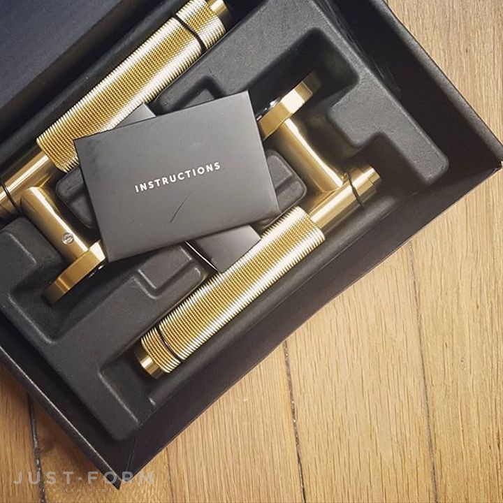 Нажимная дверная ручка Door Handle / Cross / Brass фабрика Buster + Punch фотография № 16