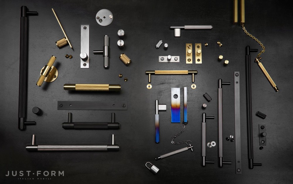 Ручка для мебели Pull Bar / Plate / Linear / Brass фабрика Buster + Punch фотография № 11