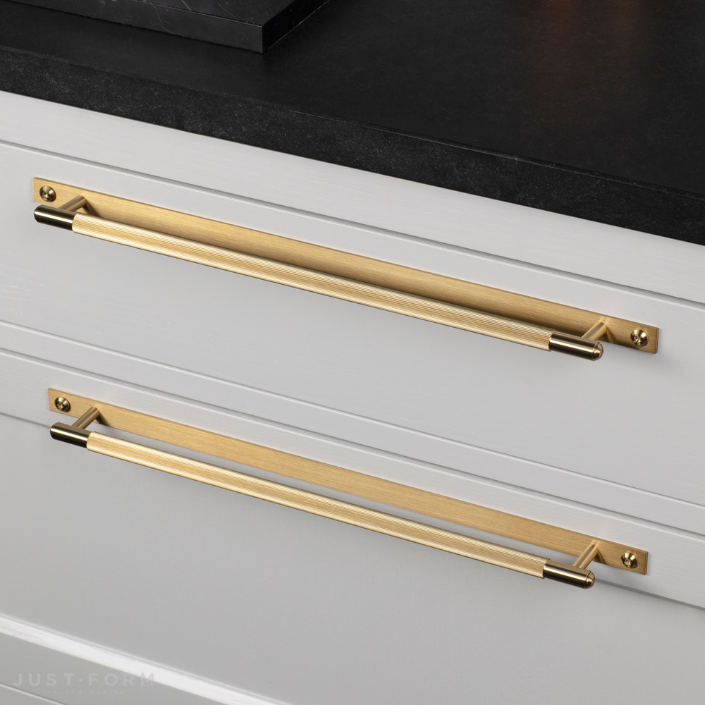 Ручка для мебели Pull Bar / Plate / Linear / Brass фабрика Buster + Punch фотография № 7