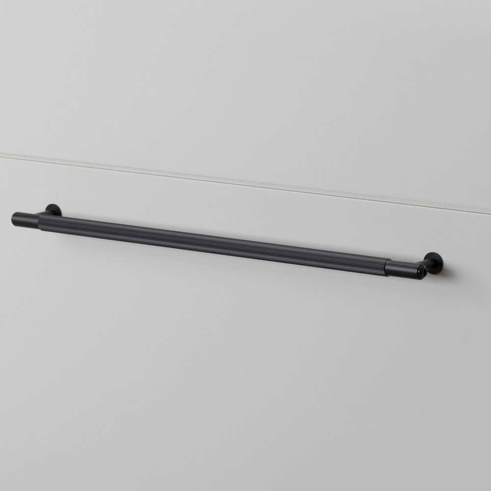 Ручка для мебели Pull Bar / Linear / Black фабрика Buster + Punch фотография № 2