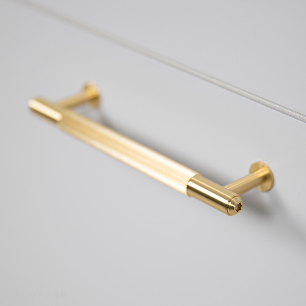 Ручка для мебели Pull Bar / Linear / Brass фабрика Buster + Punch фотография № 4